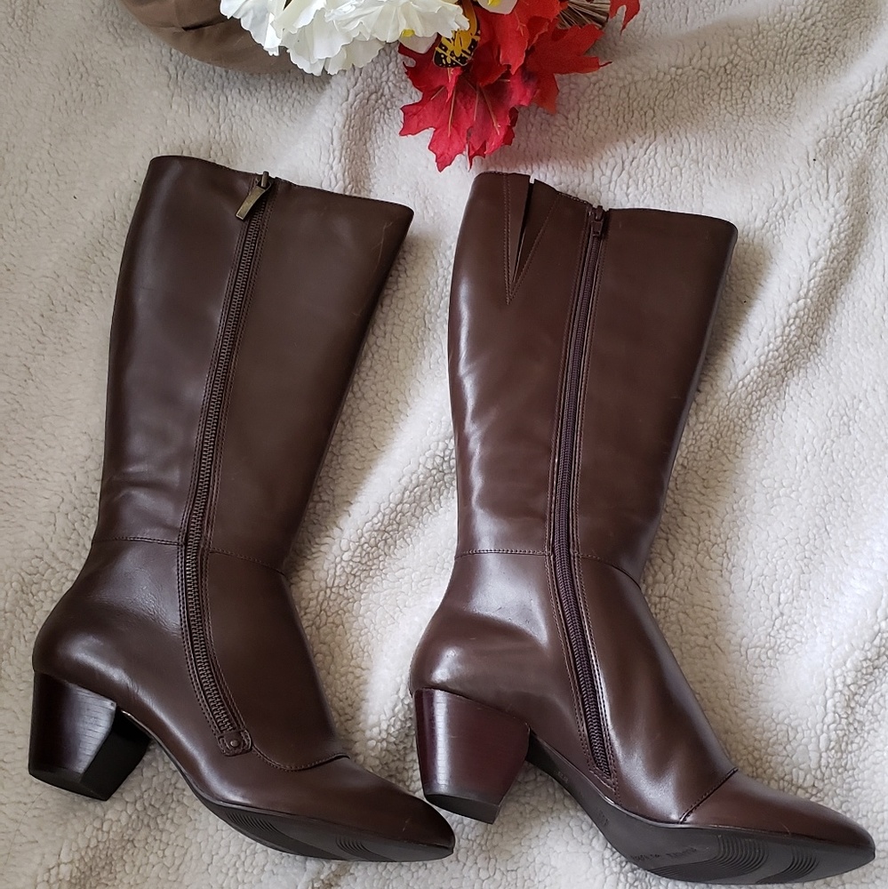 New Bronx  leather  boots sz 39 feels like sz 8